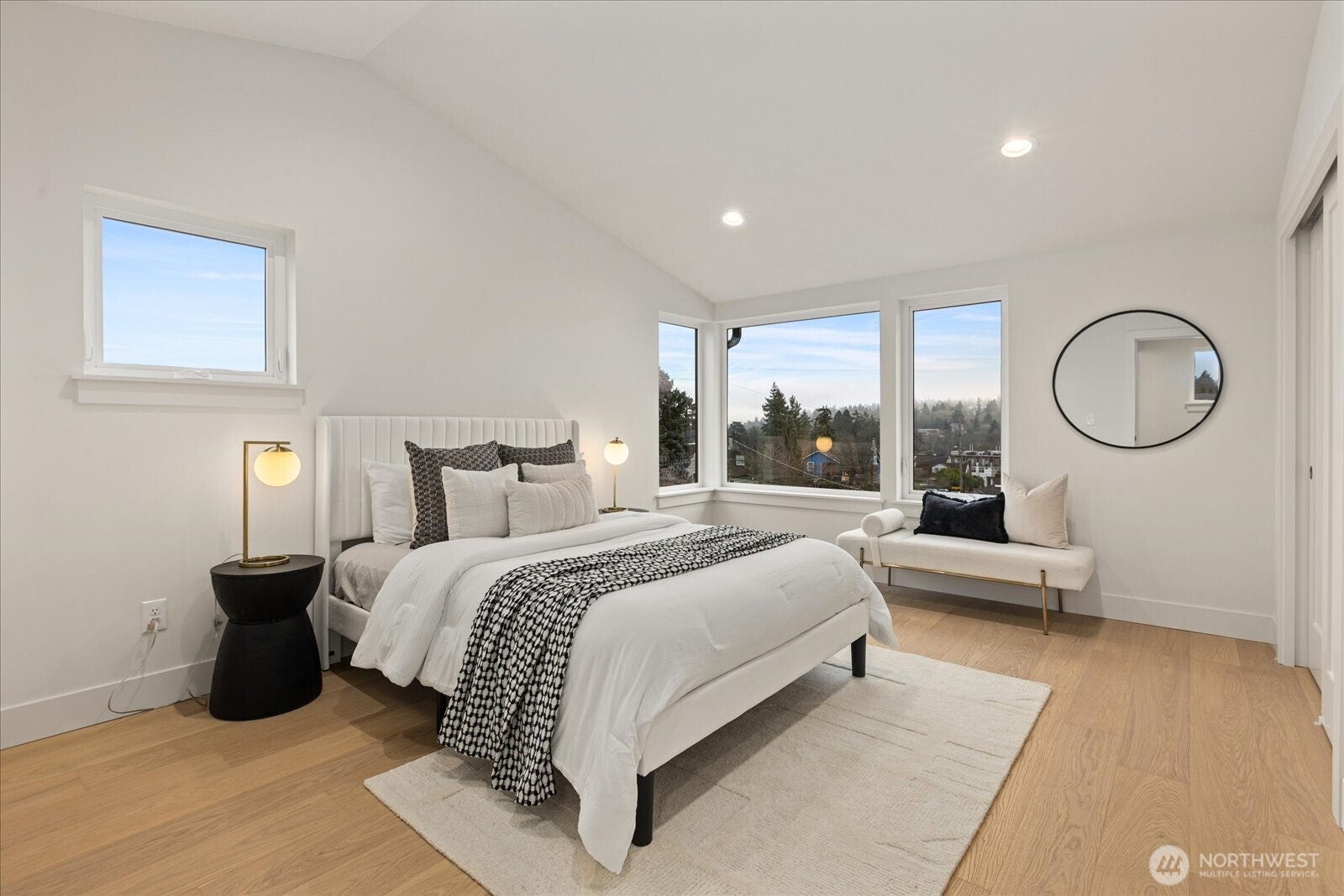 Seattle, Washington, 98107, United States, 4 Bedrooms Bedrooms, ,4 BathroomsBathrooms,Residential,Active,2008283