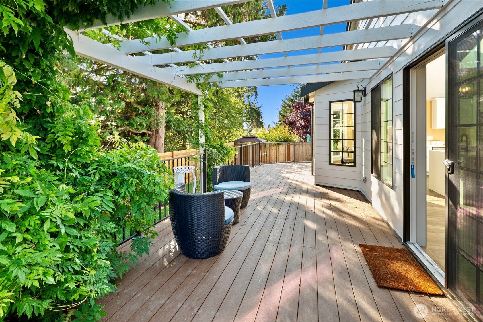 Mountlake Terrace, Washington, 98043, United States, 4 Bedrooms Bedrooms, ,3 BathroomsBathrooms,Residential,Active,1952616