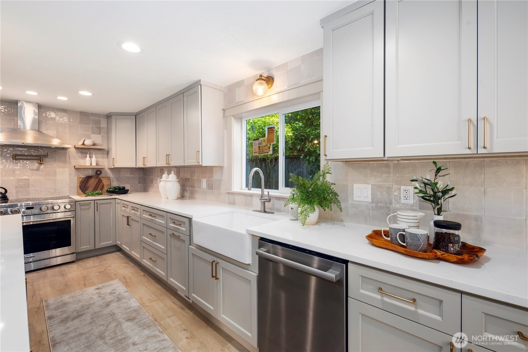 Shoreline, Washington, 98133, United States, 4 Bedrooms Bedrooms, ,3 BathroomsBathrooms,Residential,Active,1944038