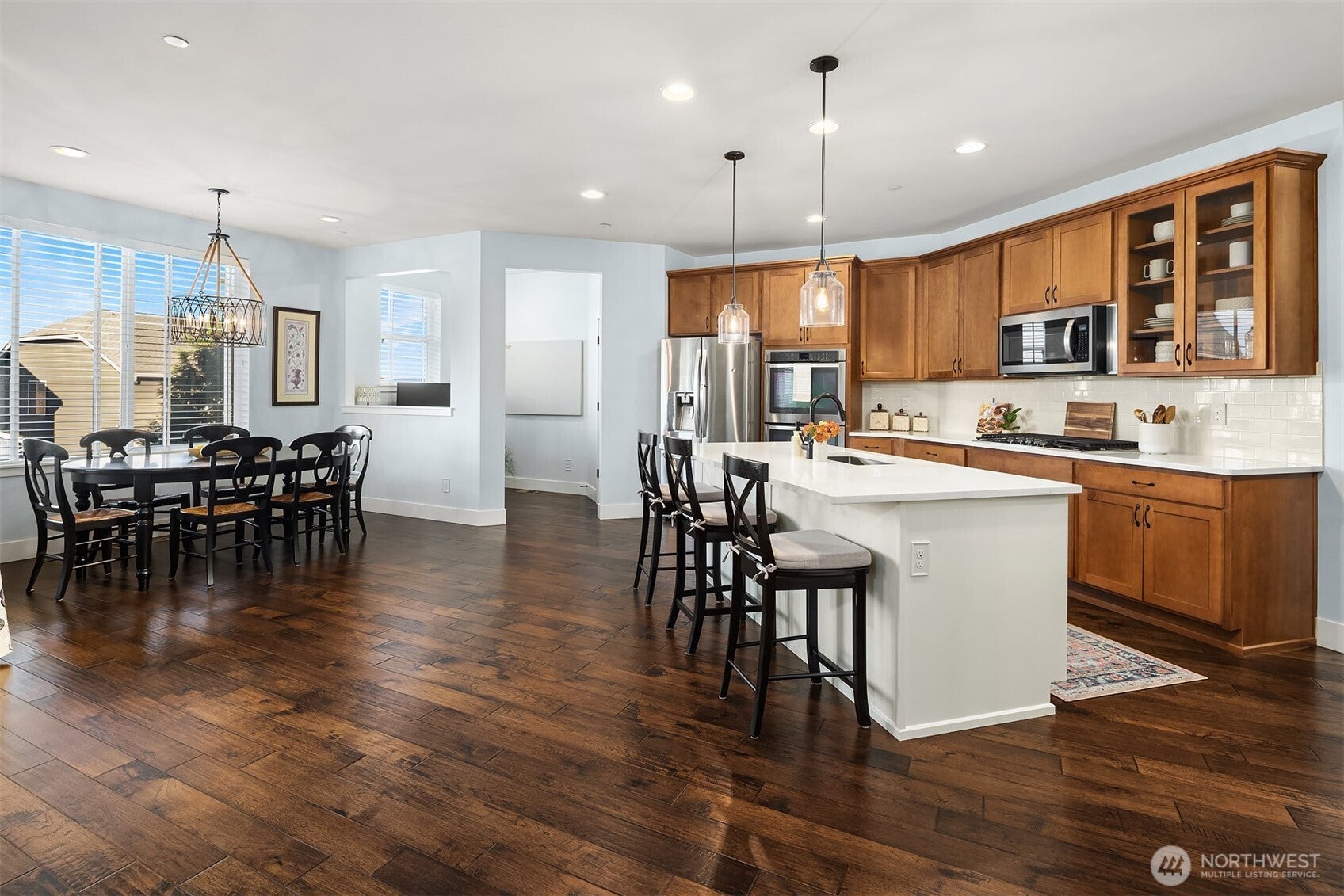 Snoqualmie, Washington, 98065, United States, 5 Bedrooms Bedrooms, ,4 BathroomsBathrooms,Residential,Active,1995292