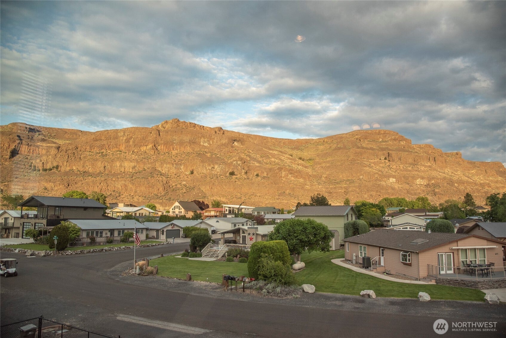 Quincy, Washington, 98848, United States, 4 Bedrooms Bedrooms, ,4 BathroomsBathrooms,Residential,Active,1824915