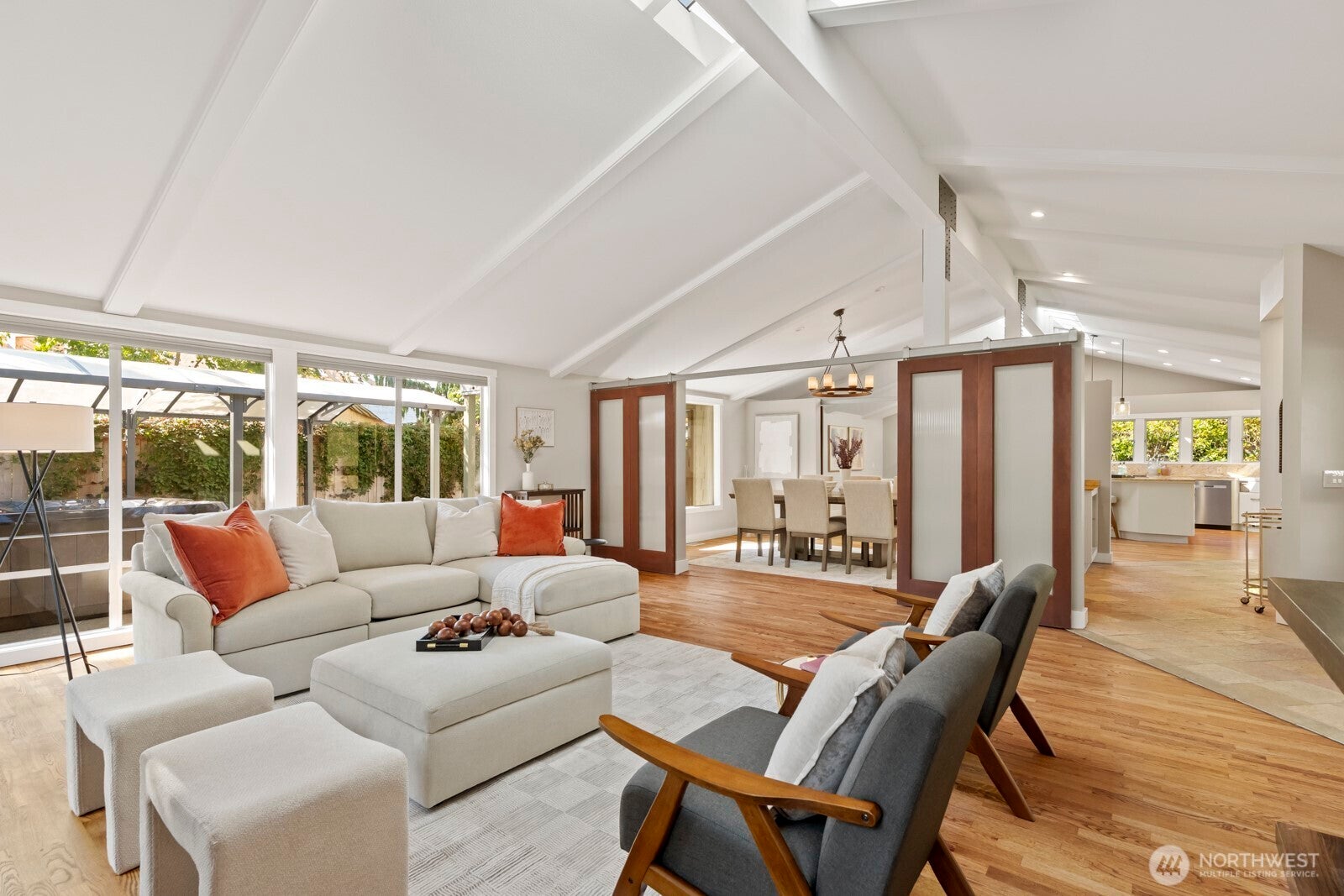 Seattle, Washington, 98136, United States, 4 Bedrooms Bedrooms, ,4 BathroomsBathrooms,Residential,Active,1945253