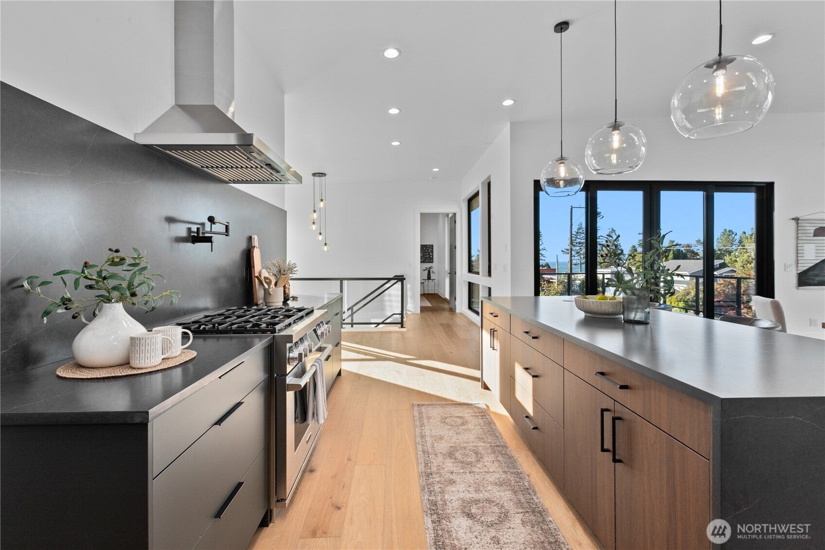 Blaine, Washington, 98230, United States, 3 Bedrooms Bedrooms, ,5 BathroomsBathrooms,Residential,Active,1986880