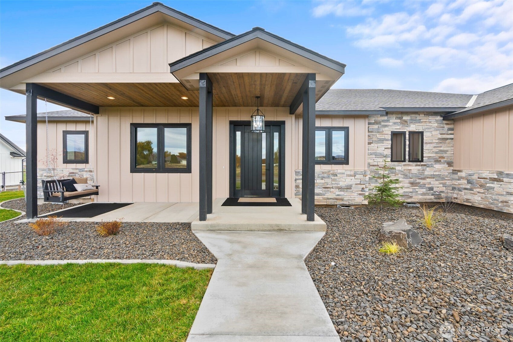 Yakima, Washington, 98908, United States, 4 Bedrooms Bedrooms, ,4 BathroomsBathrooms,Residential,Active,1993975