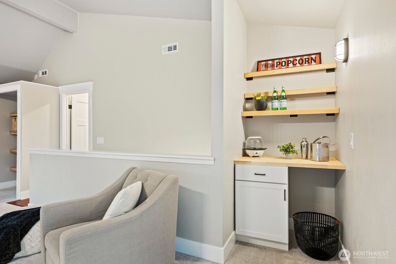 Woodinville, Washington, 98077, United States, 4 Bedrooms Bedrooms, ,4 BathroomsBathrooms,Residential,Active,2001351