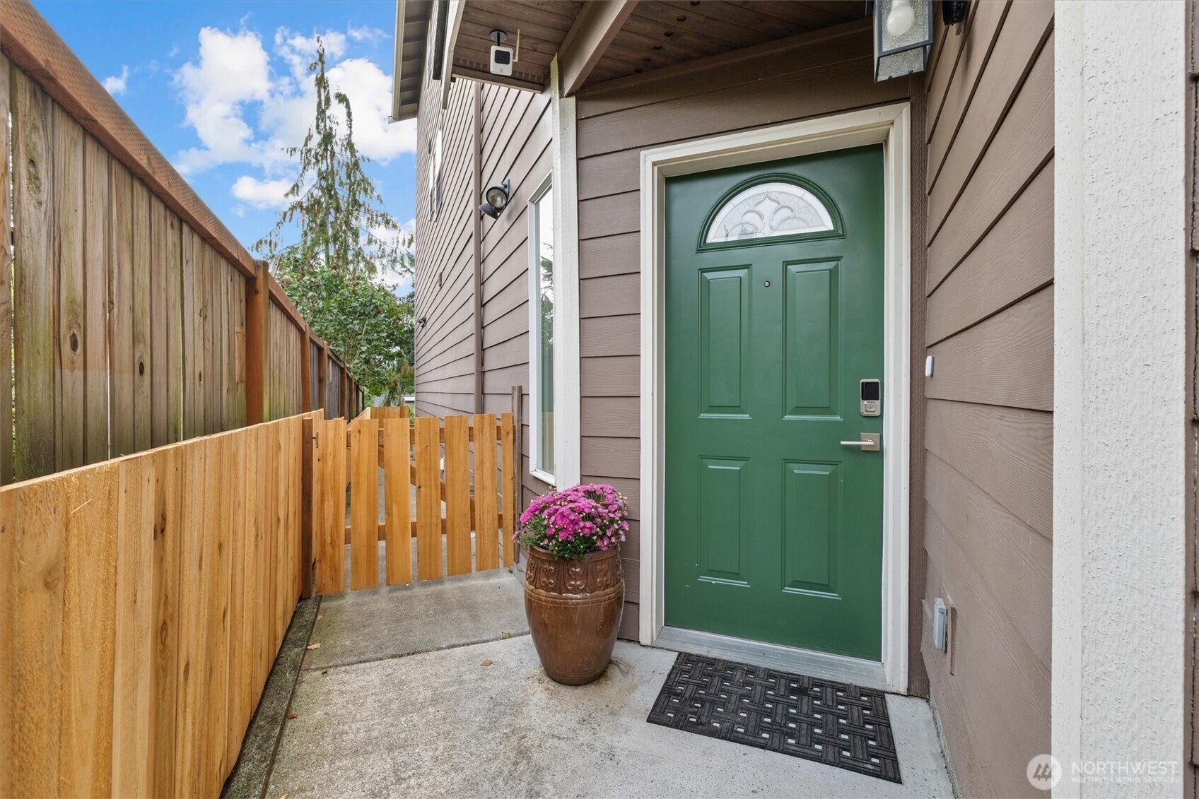 Seattle, Washington, 98118, United States, 4 Bedrooms Bedrooms, ,4 BathroomsBathrooms,Residential,Active,1941394