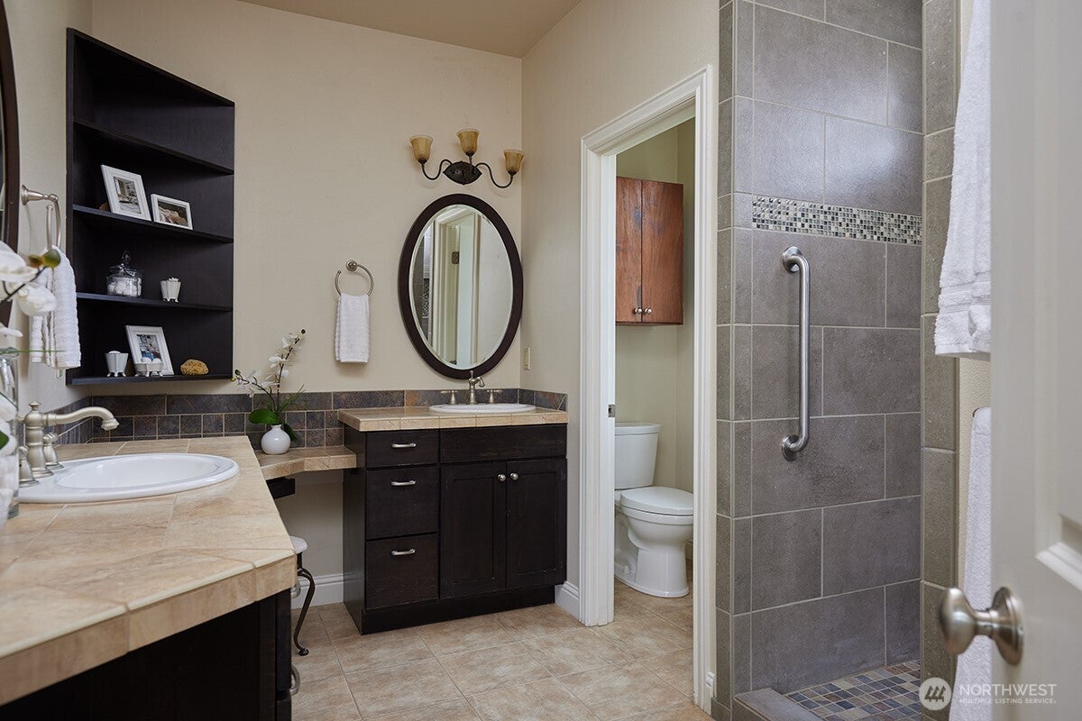 Walla Walla, Washington, 99362, United States, 5 Bedrooms Bedrooms, ,4 BathroomsBathrooms,Residential,Active,2001360