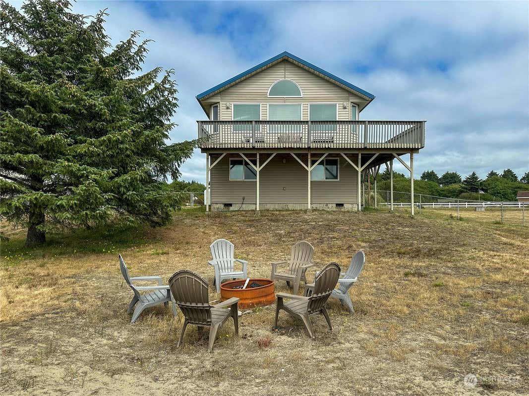 16 OCEAN BLVD, OCEAN SHORES, WA 98569, photo 1 of 39