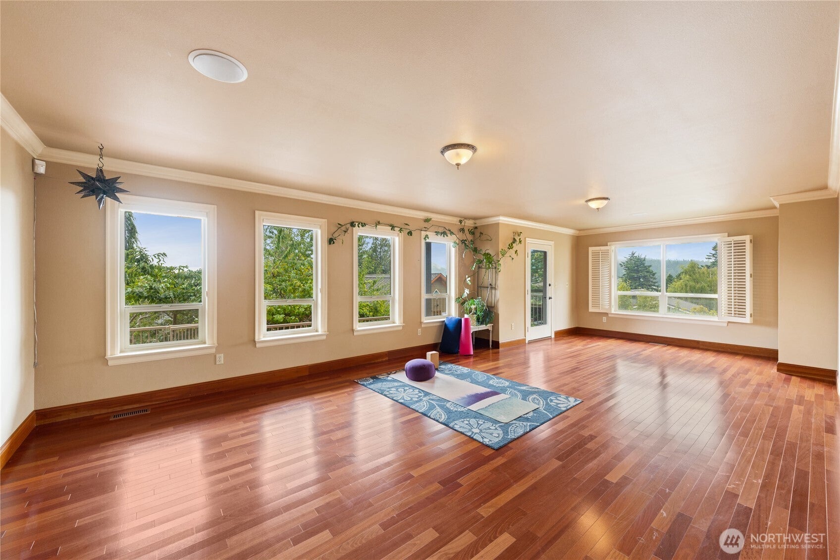 Anacortes, Washington, 98221, United States, 4 Bedrooms Bedrooms, ,3 BathroomsBathrooms,Residential,Pending,1968376