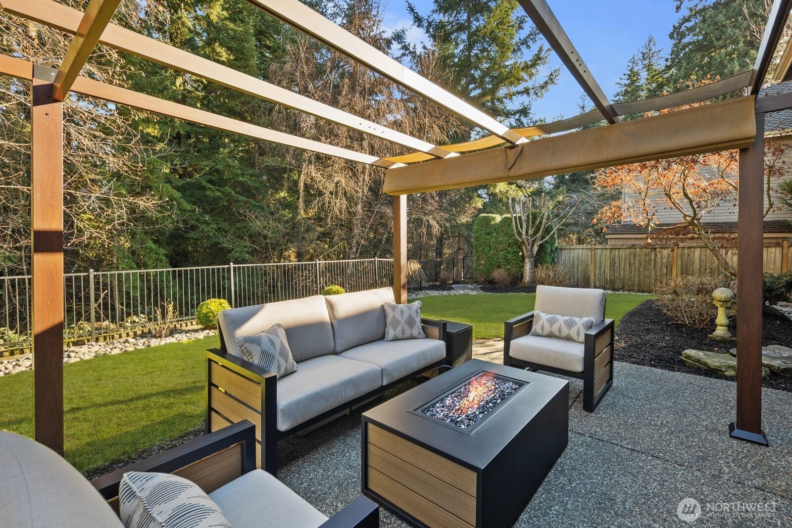 Mill Creek, Washington, 98012, United States, 4 Bedrooms Bedrooms, ,4 BathroomsBathrooms,Residential,Active,2017884