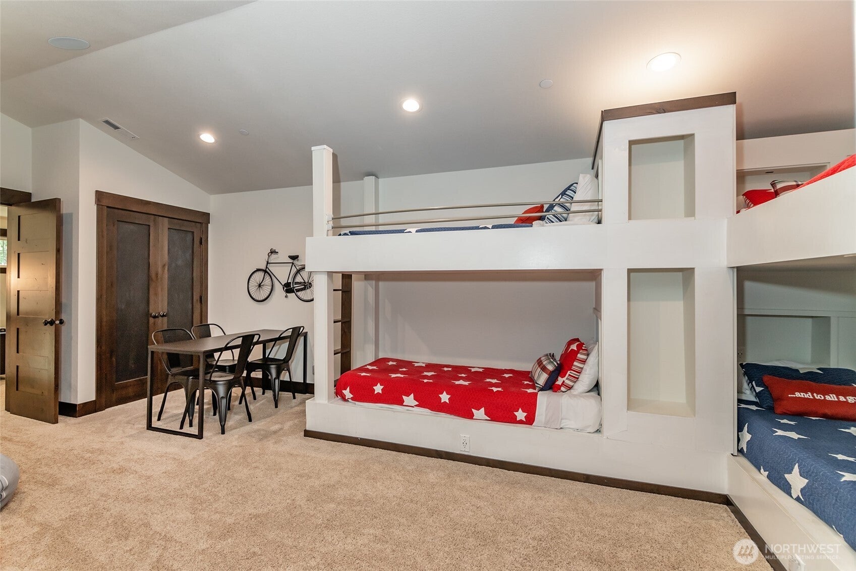 Cle Elum, Washington, 98922, United States, 4 Bedrooms Bedrooms, ,5 BathroomsBathrooms,Residential,Active,1965788