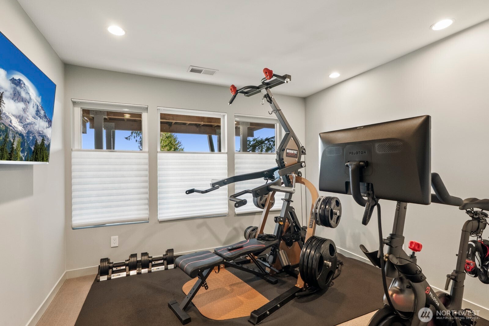 Bellevue, Washington, 98008, United States, 4 Bedrooms Bedrooms, ,5 BathroomsBathrooms,Residential,Active,1960111