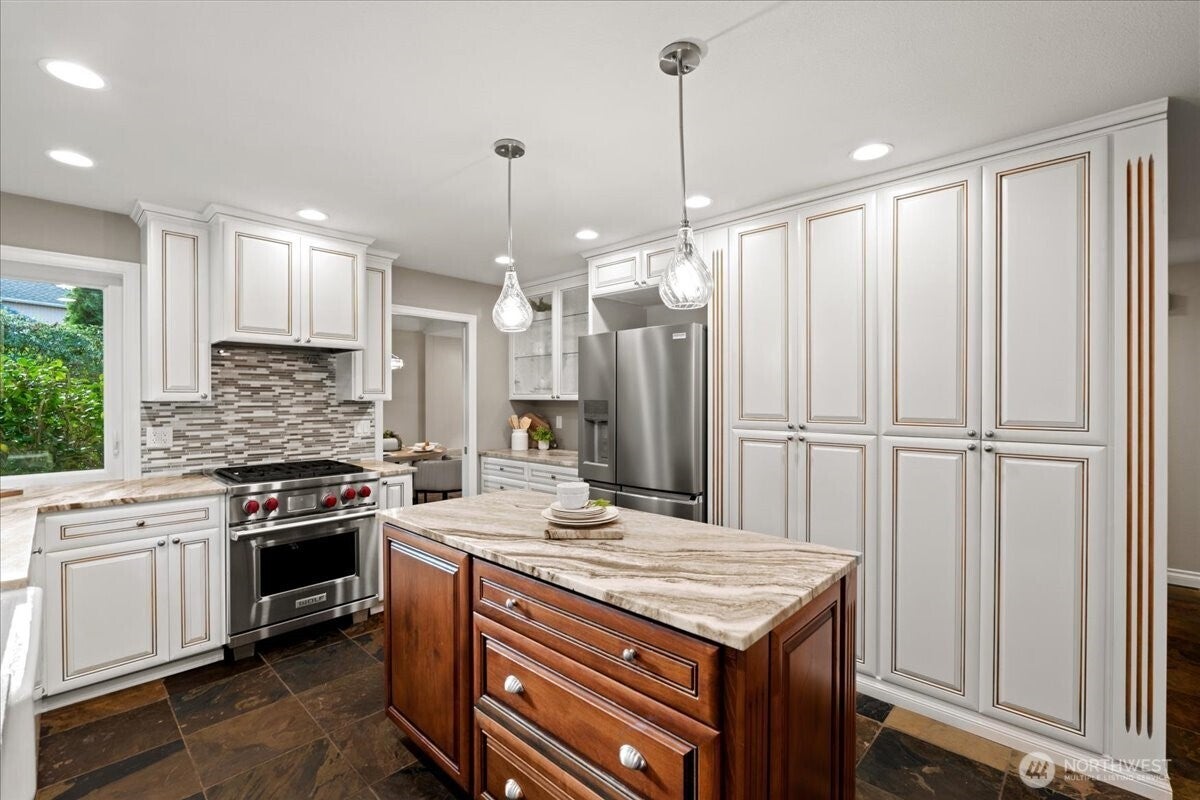 Redmond, Washington, 98052, United States, 4 Bedrooms Bedrooms, ,3 BathroomsBathrooms,Residential,Active,1953683