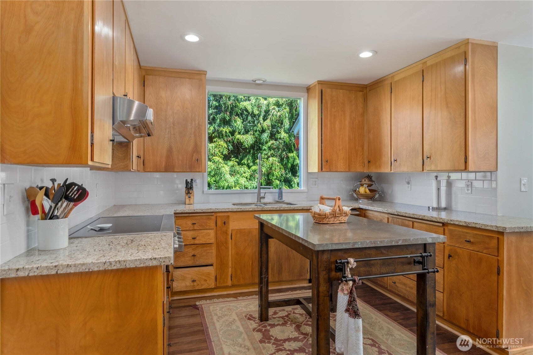 Tacoma, Washington, 98406, United States, 5 Bedrooms Bedrooms, ,4 BathroomsBathrooms,Residential,Active,2007284