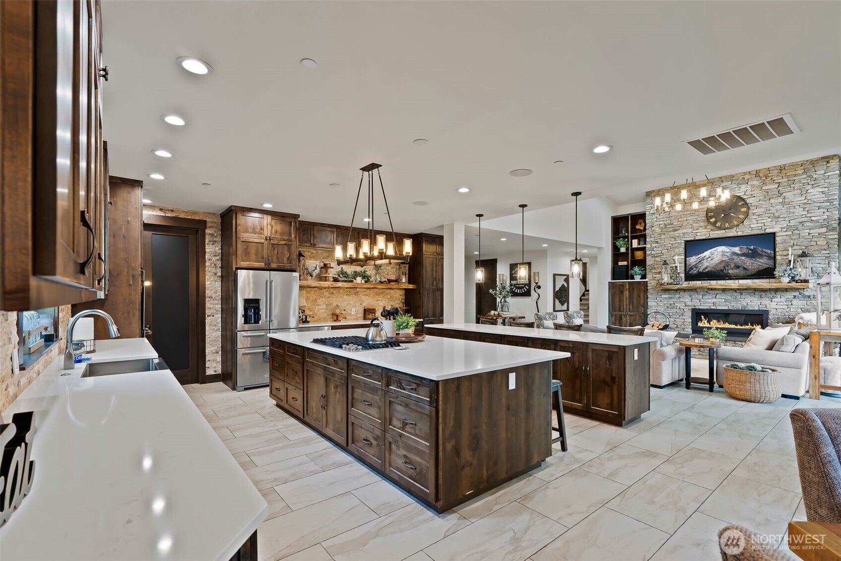 Cle Elum, Washington, 98922, United States, 4 Bedrooms Bedrooms, ,5 BathroomsBathrooms,Residential,Active,2012928