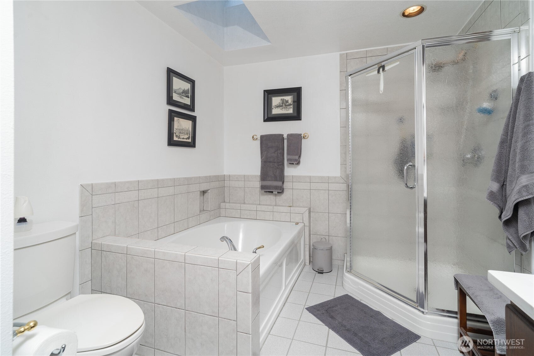 Olympia, Washington, 98516, United States, 3 Bedrooms Bedrooms, ,3 BathroomsBathrooms,Residential,Active,1945848