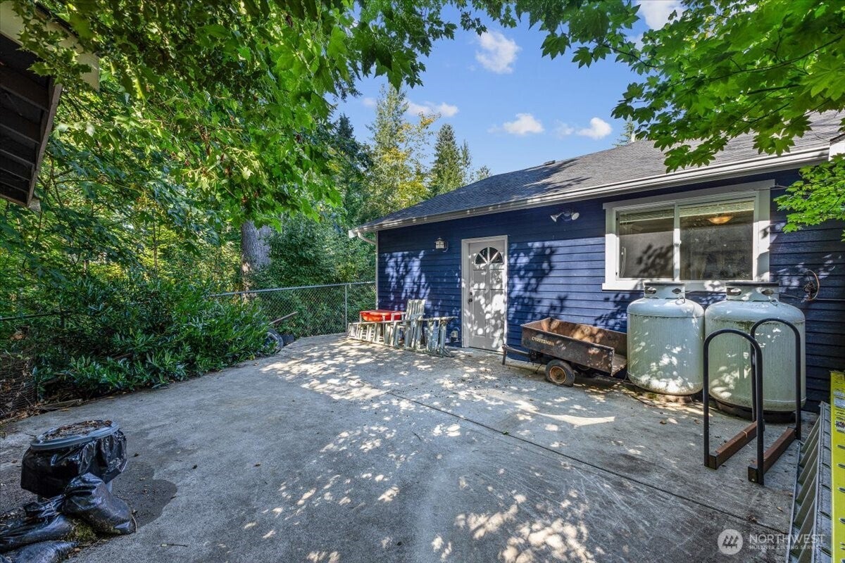 Snohomish, Washington, 98296, United States, 4 Bedrooms Bedrooms, ,4 BathroomsBathrooms,Residential,Active,1914620