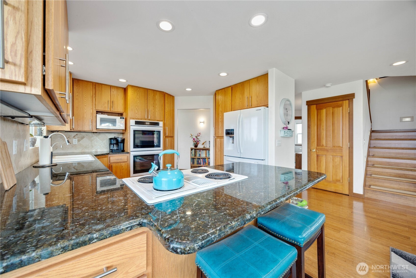 Manson, Washington, 98831, United States, 3 Bedrooms Bedrooms, ,3 BathroomsBathrooms,Residential,Active,1946323