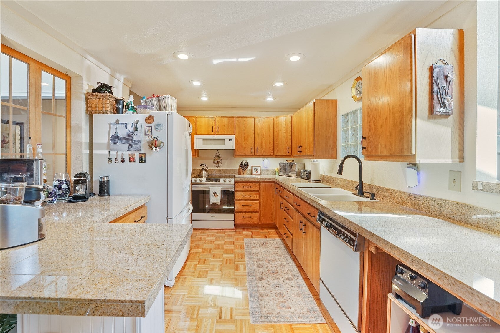 Clyde Hill, Washington, 98004, United States, 3 Bedrooms Bedrooms, ,1 BathroomBathrooms,Residential,Active,1922311