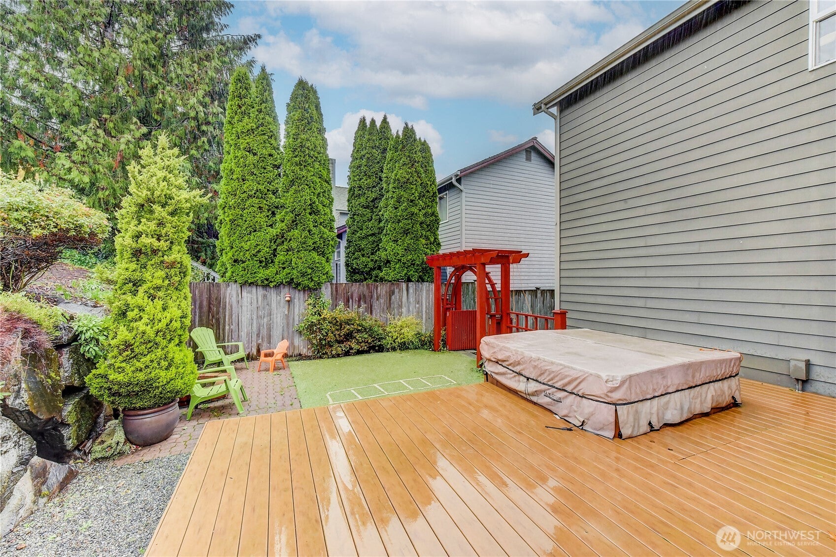 Kenmore, Washington, 98028, United States, 4 Bedrooms Bedrooms, ,3 BathroomsBathrooms,Residential,Pending,1824038