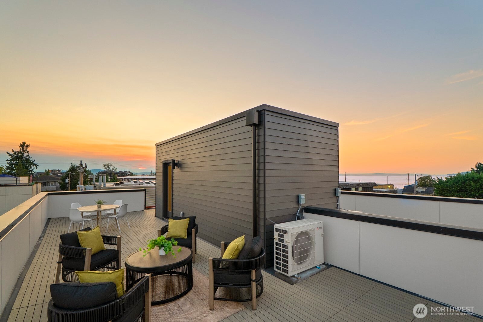 Seattle, Washington, 98116, United States, 3 Bedrooms Bedrooms, ,3 BathroomsBathrooms,Residential,Active,1942352