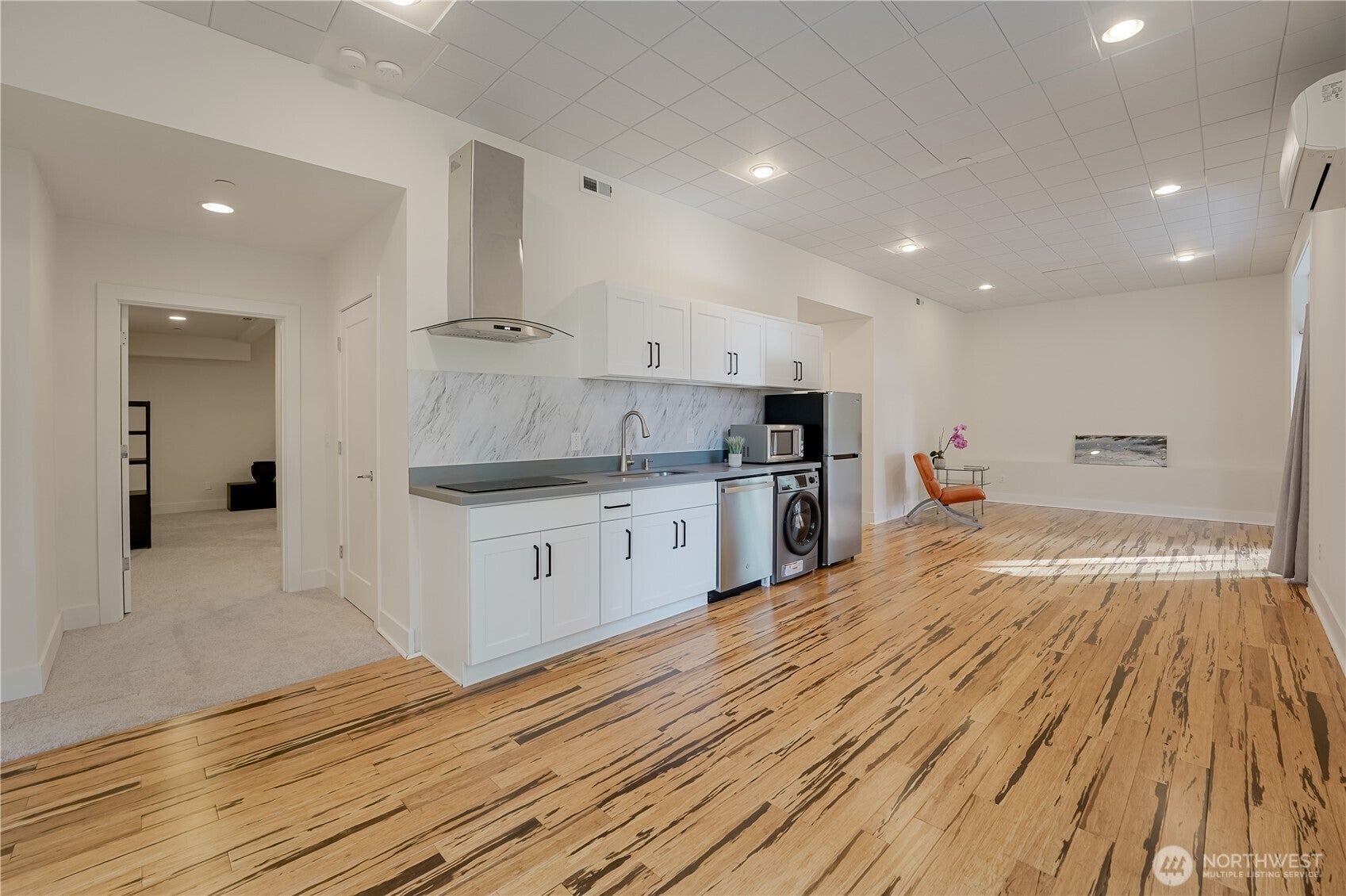 Sammamish, Washington, 98074, United States, 5 Bedrooms Bedrooms, ,4 BathroomsBathrooms,Residential,Active,1953706