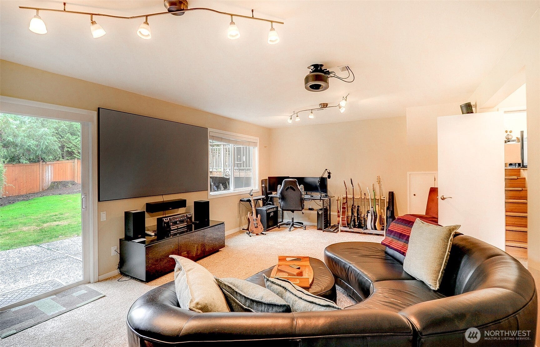 Redmond, Washington, 98052, United States, 4 Bedrooms Bedrooms, ,3 BathroomsBathrooms,Residential,Active,1863316