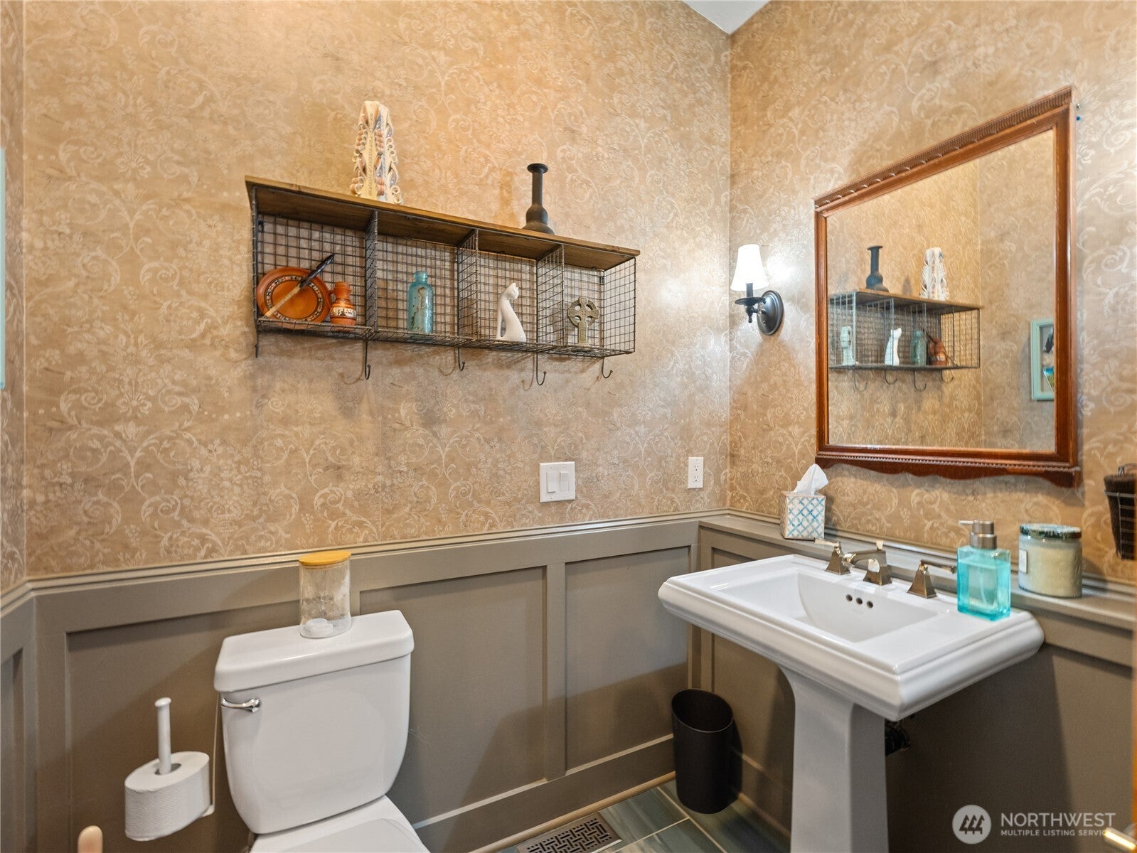 Camano Island, Washington, 98282, United States, 3 Bedrooms Bedrooms, ,4 BathroomsBathrooms,Residential,Active,2008699