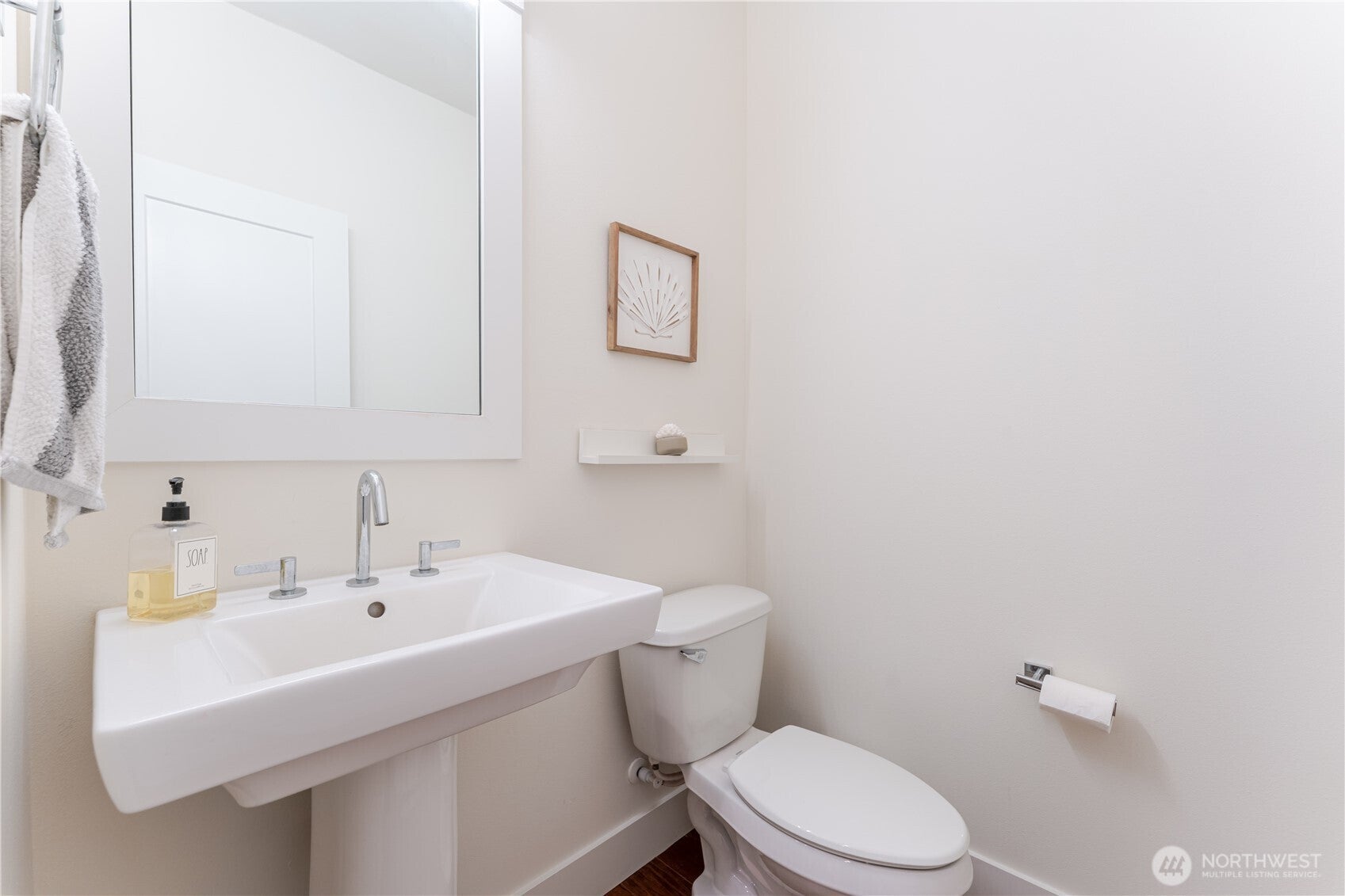 Sammamish, Washington, 98074, United States, 5 Bedrooms Bedrooms, ,4 BathroomsBathrooms,Residential,Active,1953706