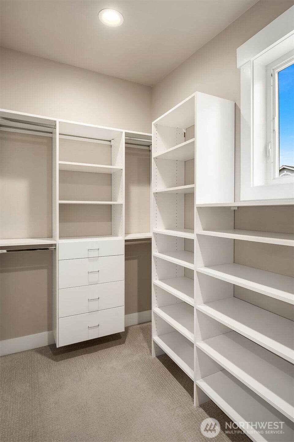 Kirkland, Washington, 98033, United States, 4 Bedrooms Bedrooms, ,5 BathroomsBathrooms,Residential,Active,1973549