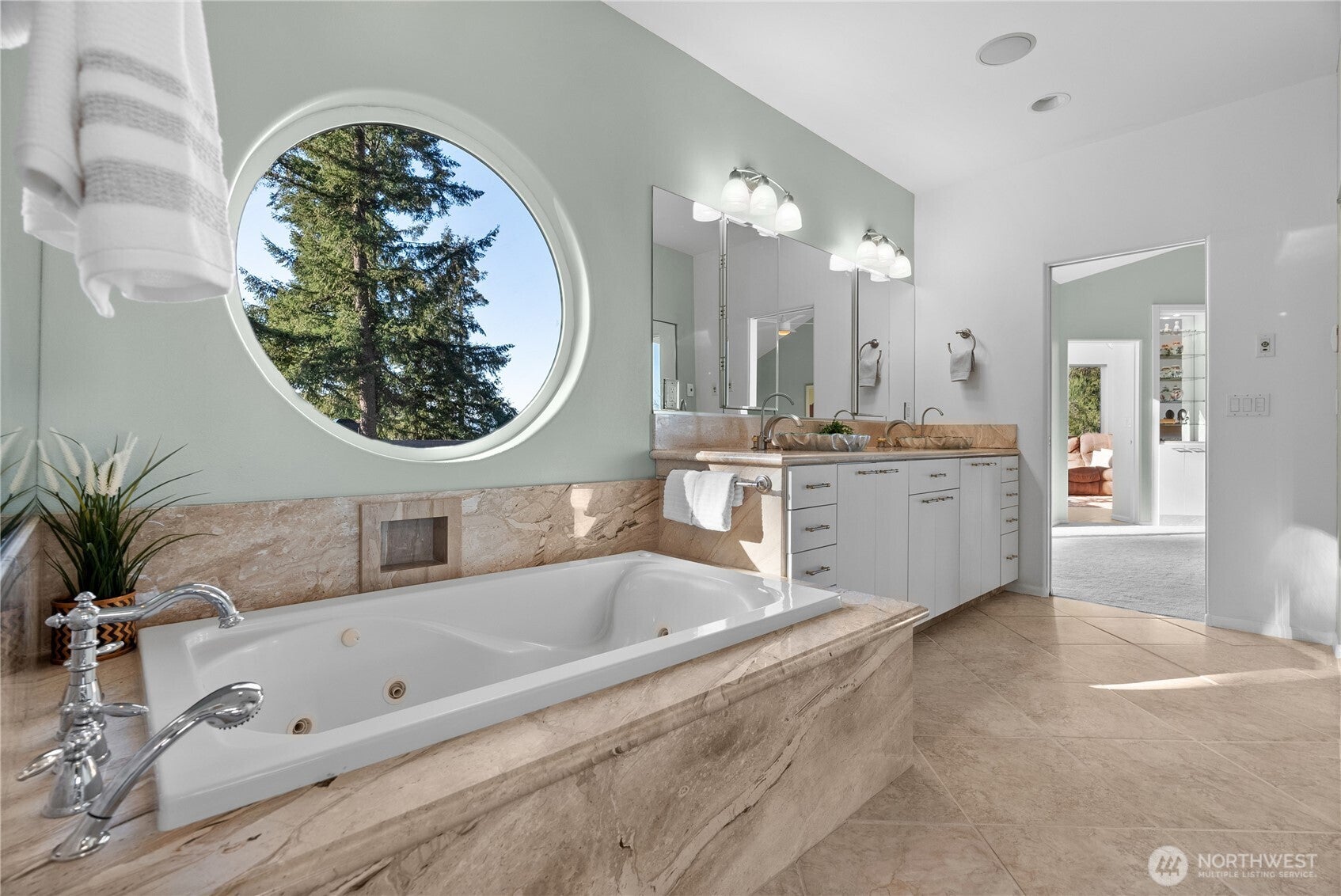 Bremerton, Washington, 98310, United States, 4 Bedrooms Bedrooms, ,4 BathroomsBathrooms,Residential,Active,1894177