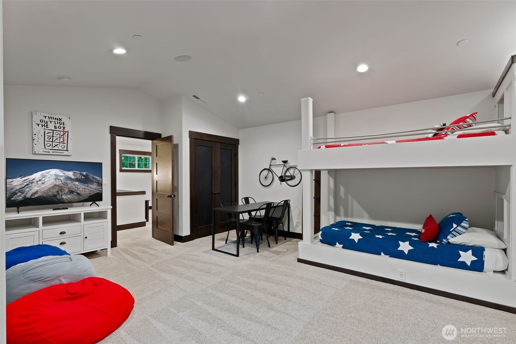 Cle Elum, Washington, 98922, United States, 4 Bedrooms Bedrooms, ,5 BathroomsBathrooms,Residential,Active,2012928