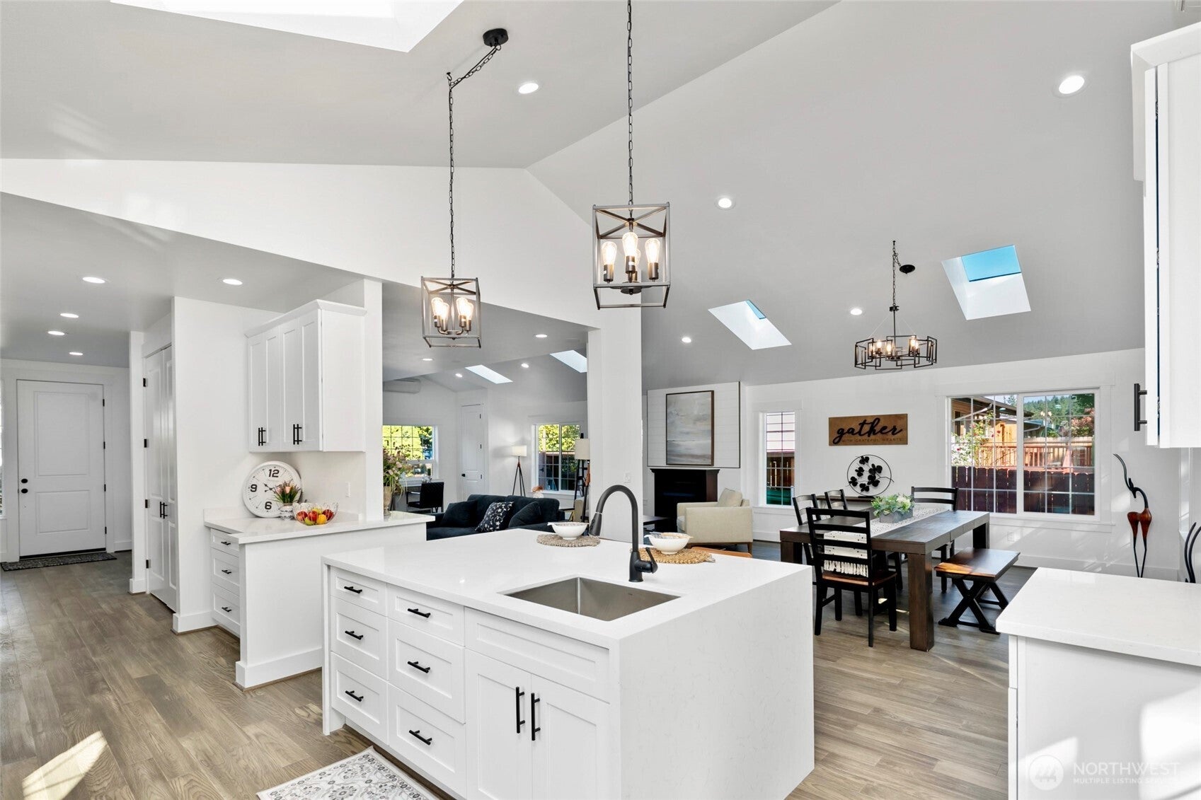 Mountlake Terrace, Washington, 98043, United States, 4 Bedrooms Bedrooms, ,3 BathroomsBathrooms,Residential,Active,2002597