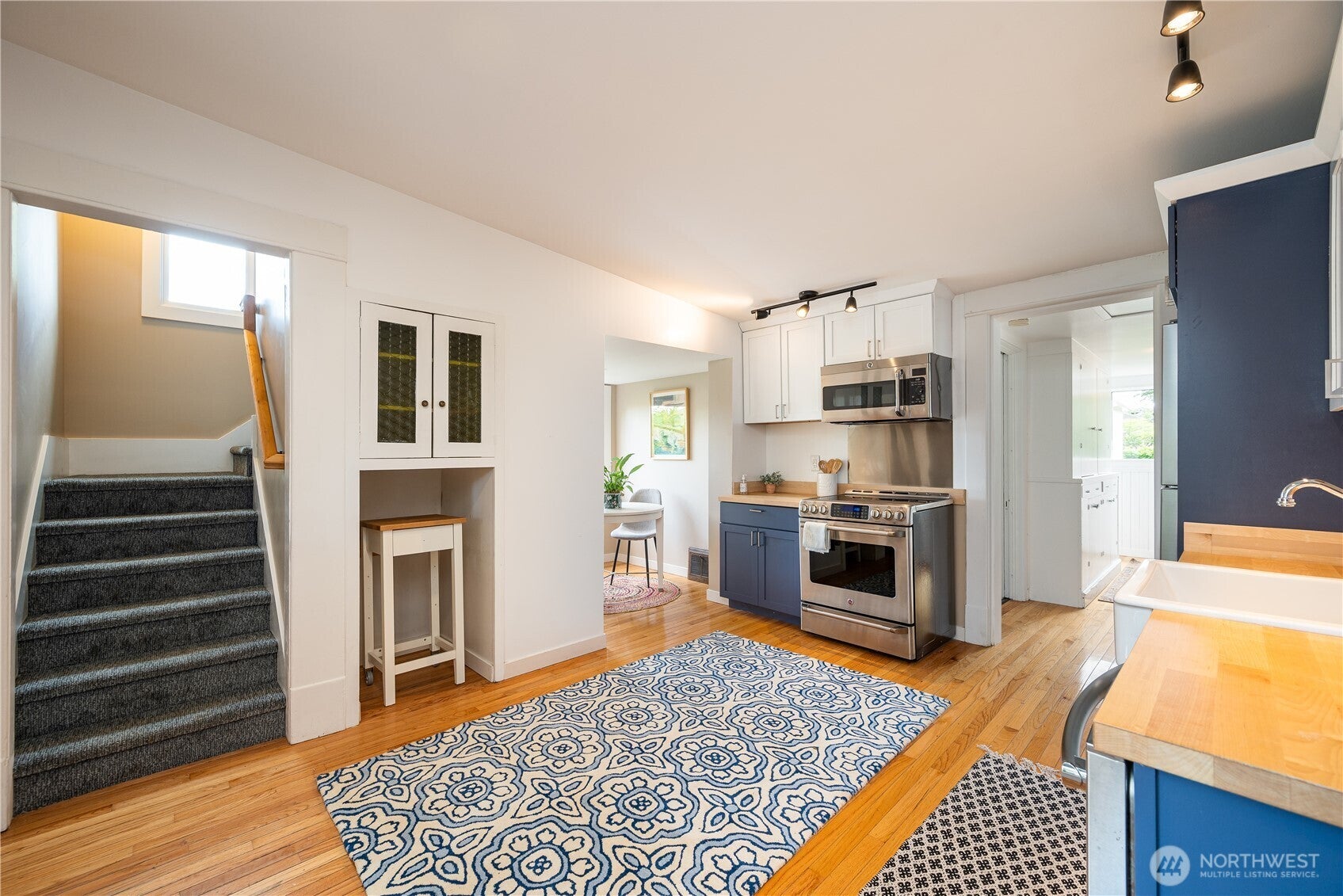 Bellingham, Washington, 98225, United States, 6 Bedrooms Bedrooms, ,3 BathroomsBathrooms,Residential,Active,1945315