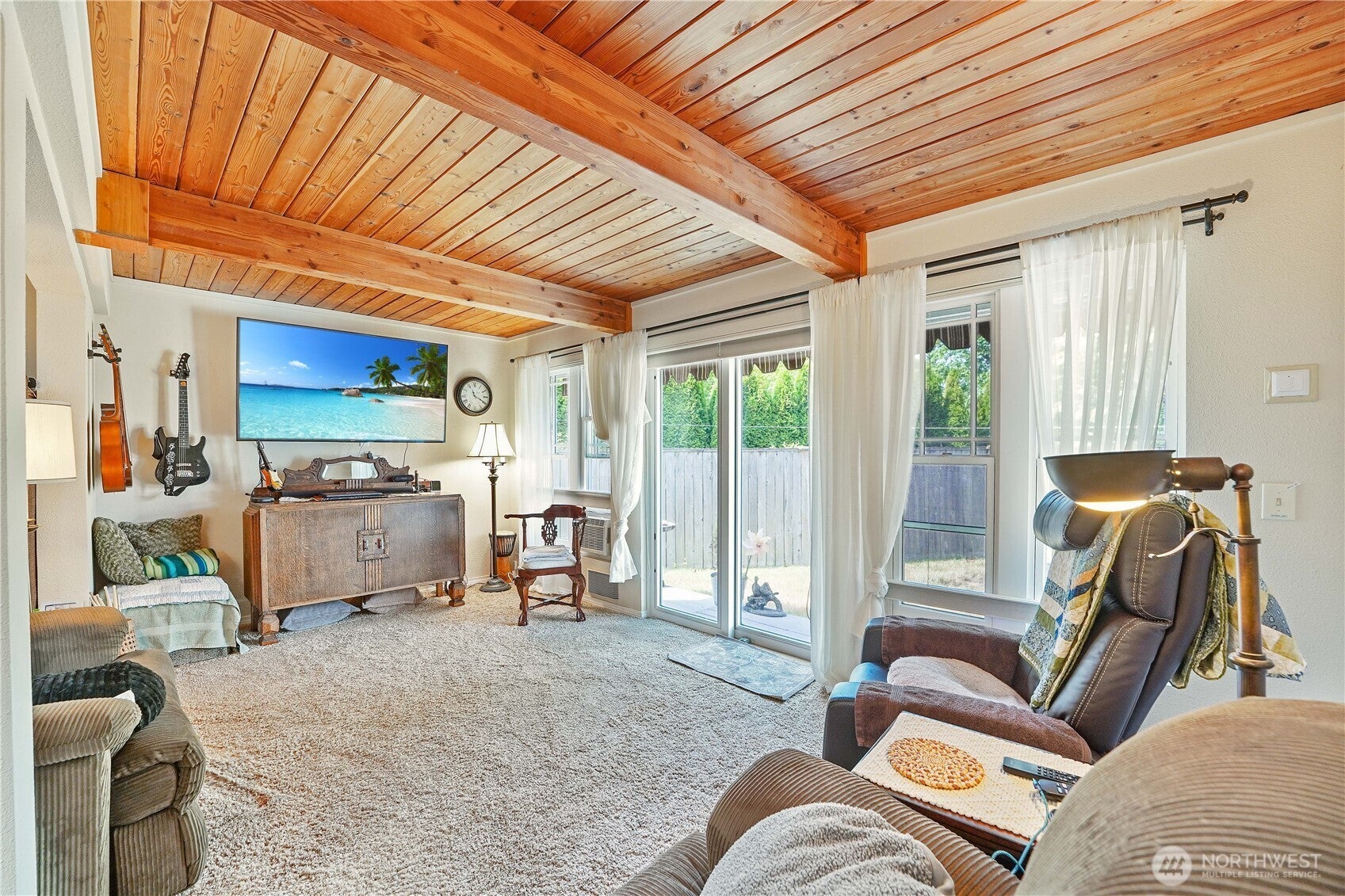 Clyde Hill, Washington, 98004, United States, 3 Bedrooms Bedrooms, ,1 BathroomBathrooms,Residential,Active,1922311