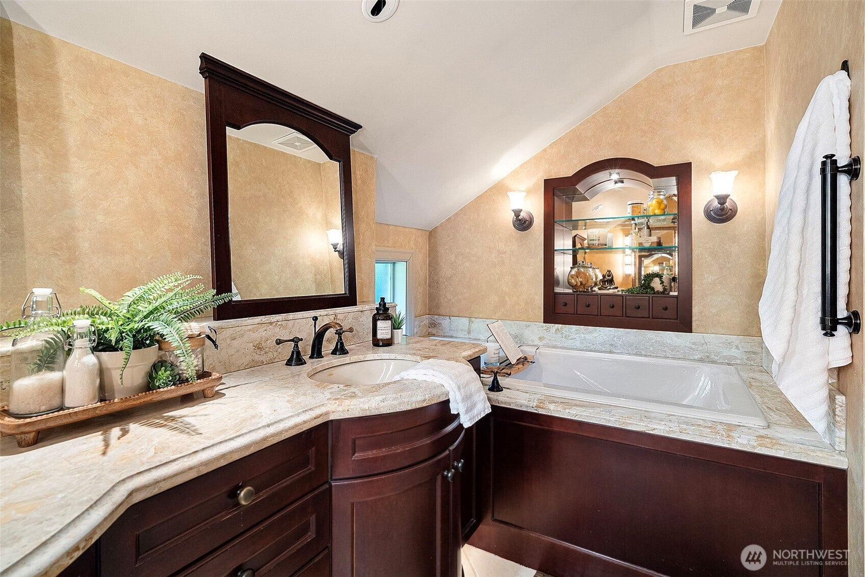 Tacoma, Washington, 98406, United States, 4 Bedrooms Bedrooms, ,4 BathroomsBathrooms,Residential,Active,1952076