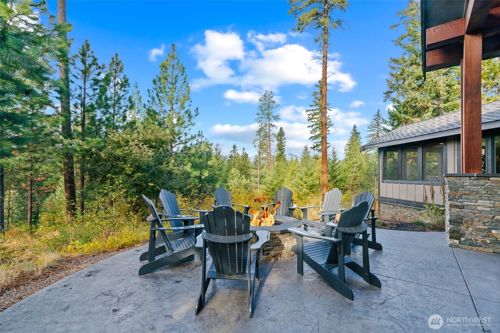 Cle Elum, Washington, 98922, United States, 4 Bedrooms Bedrooms, ,5 BathroomsBathrooms,Residential,Active,1965788