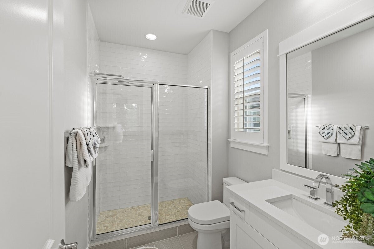 Bothell, Washington, 98021, United States, 4 Bedrooms Bedrooms, ,5 BathroomsBathrooms,Residential,Active,1860296