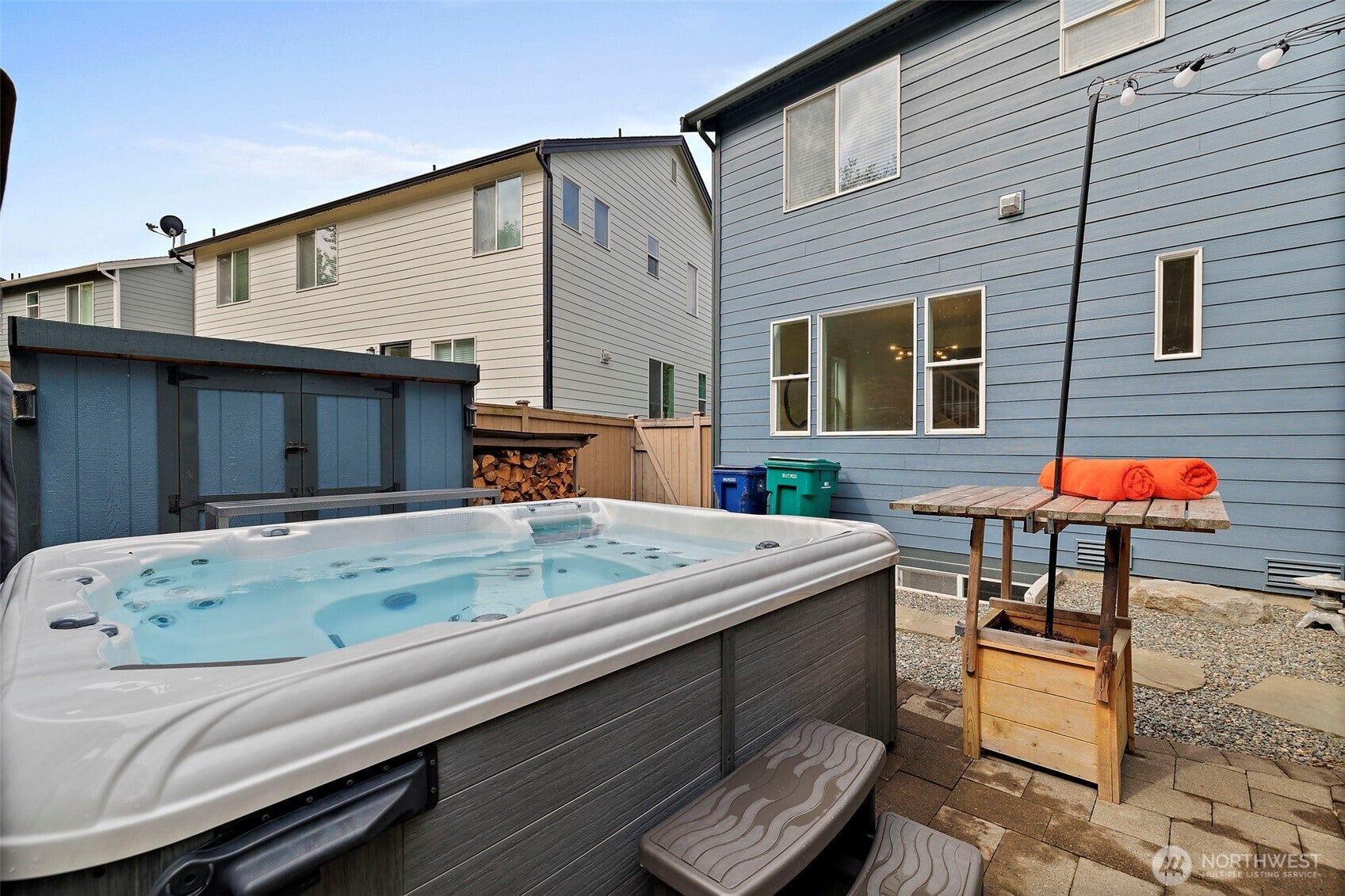 Snoqualmie, Washington, 98065, United States, 4 Bedrooms Bedrooms, ,4 BathroomsBathrooms,Residential,Pending,2009402