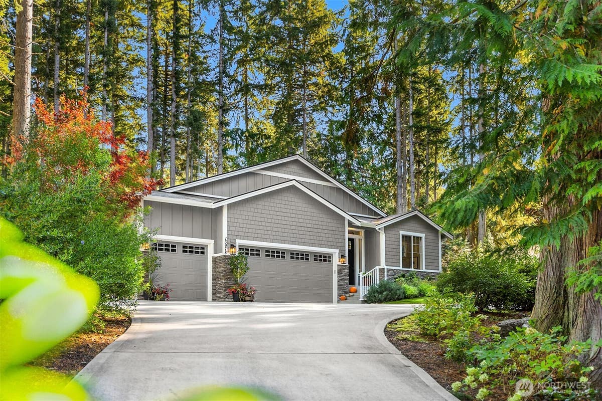 CAPTAINS HELM × VILLAGEDOOR viking-helmet-valsgarde-8.jpg