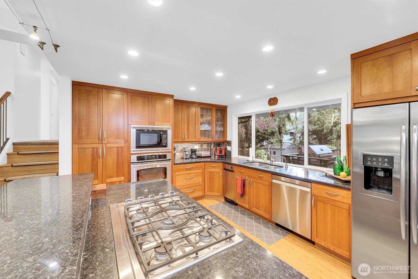 Redmond, Washington, 98052, United States, 5 Bedrooms Bedrooms, ,3 BathroomsBathrooms,Residential,Active,1988724