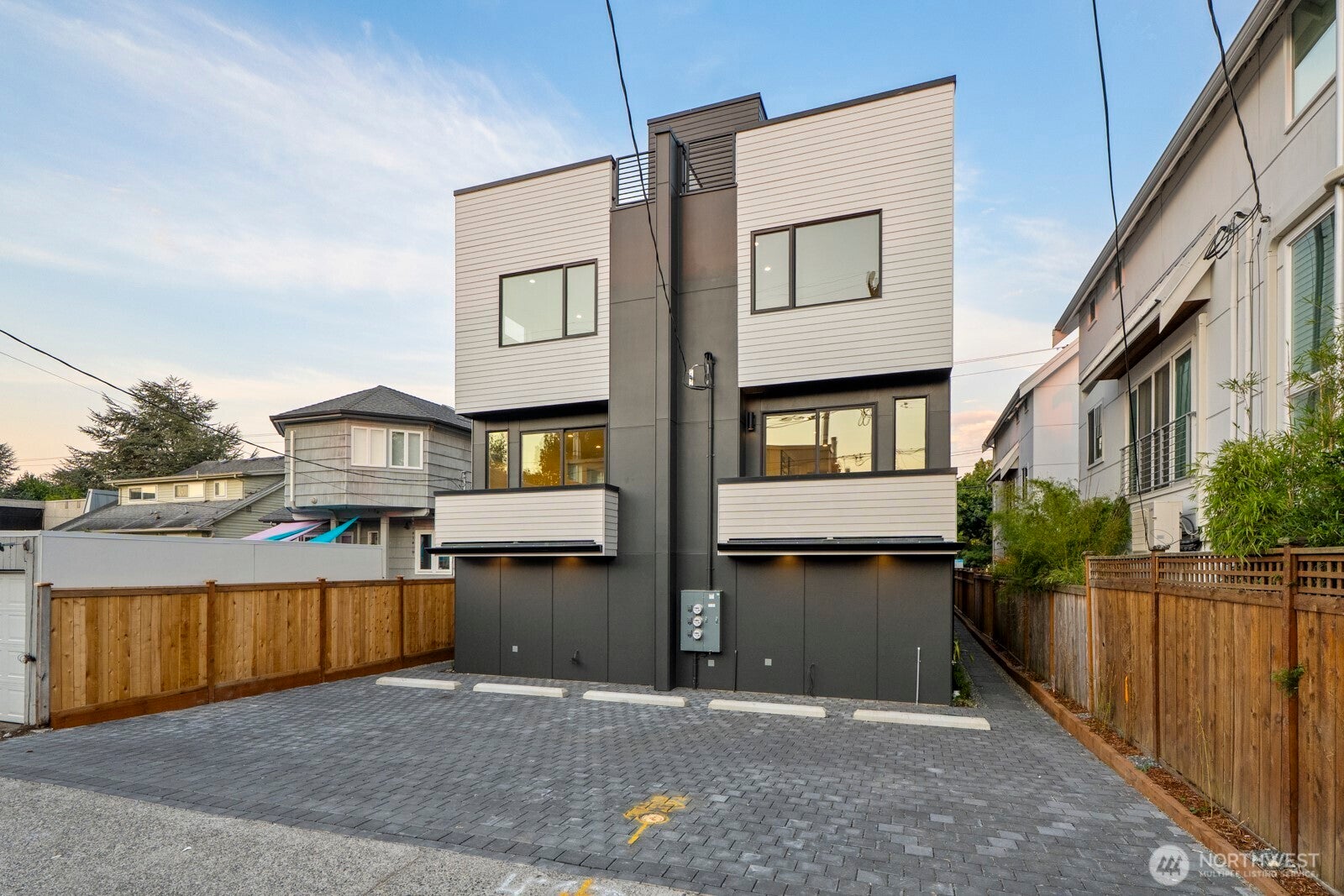 Seattle, Washington, 98116, United States, 3 Bedrooms Bedrooms, ,3 BathroomsBathrooms,Residential,Active,1942352