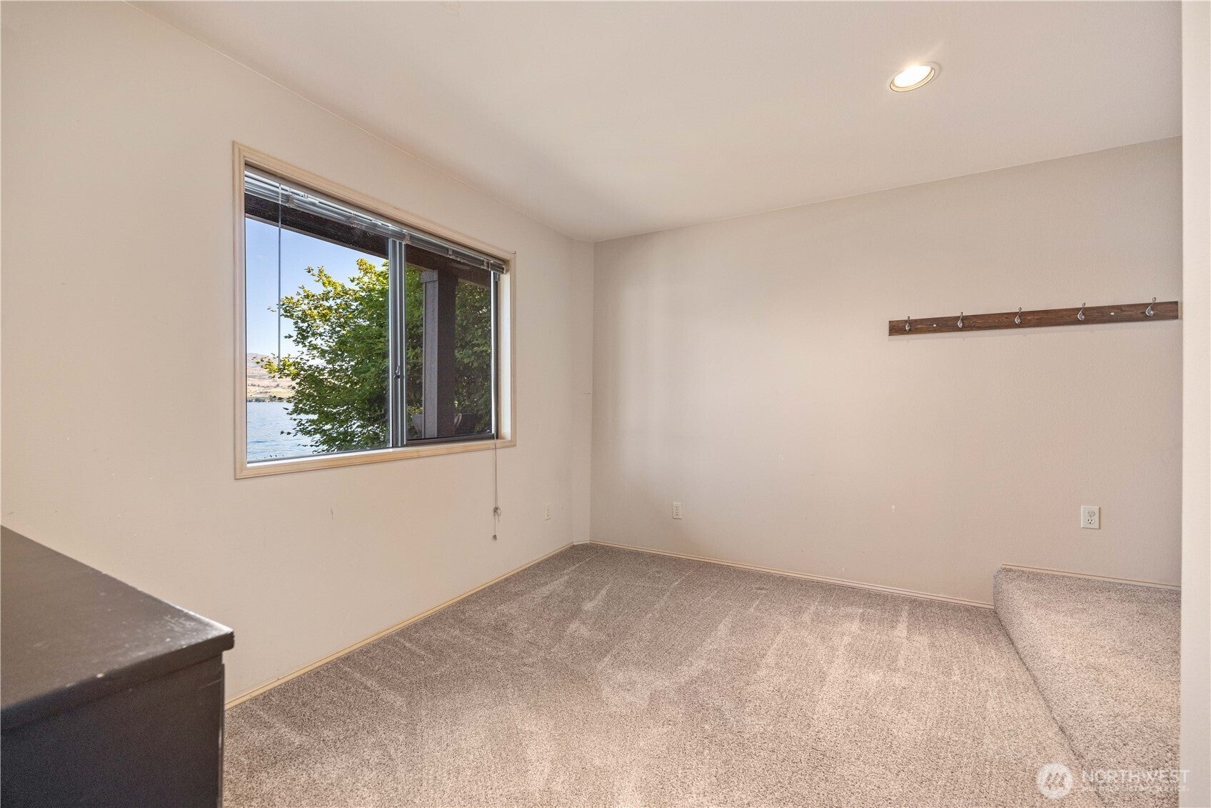 Chelan, Washington, 98816, United States, 4 Bedrooms Bedrooms, ,2 BathroomsBathrooms,Residential,Active,1971797