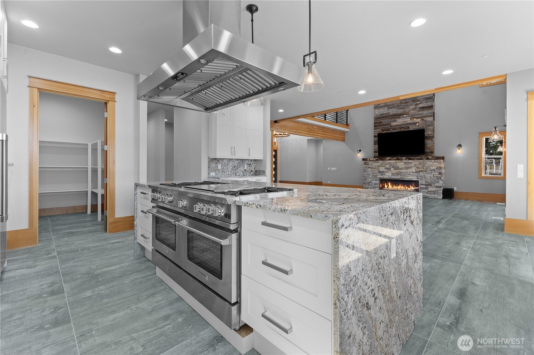 Lake Tapps, Washington, 98391, United States, 3 Bedrooms Bedrooms, ,6 BathroomsBathrooms,Residential,Active,1914925