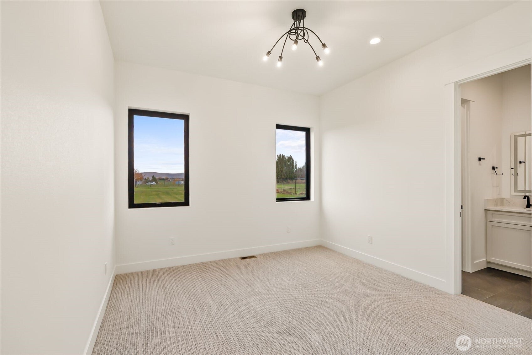 Yakima, Washington, 98908, United States, 4 Bedrooms Bedrooms, ,4 BathroomsBathrooms,Residential,Active,1993975