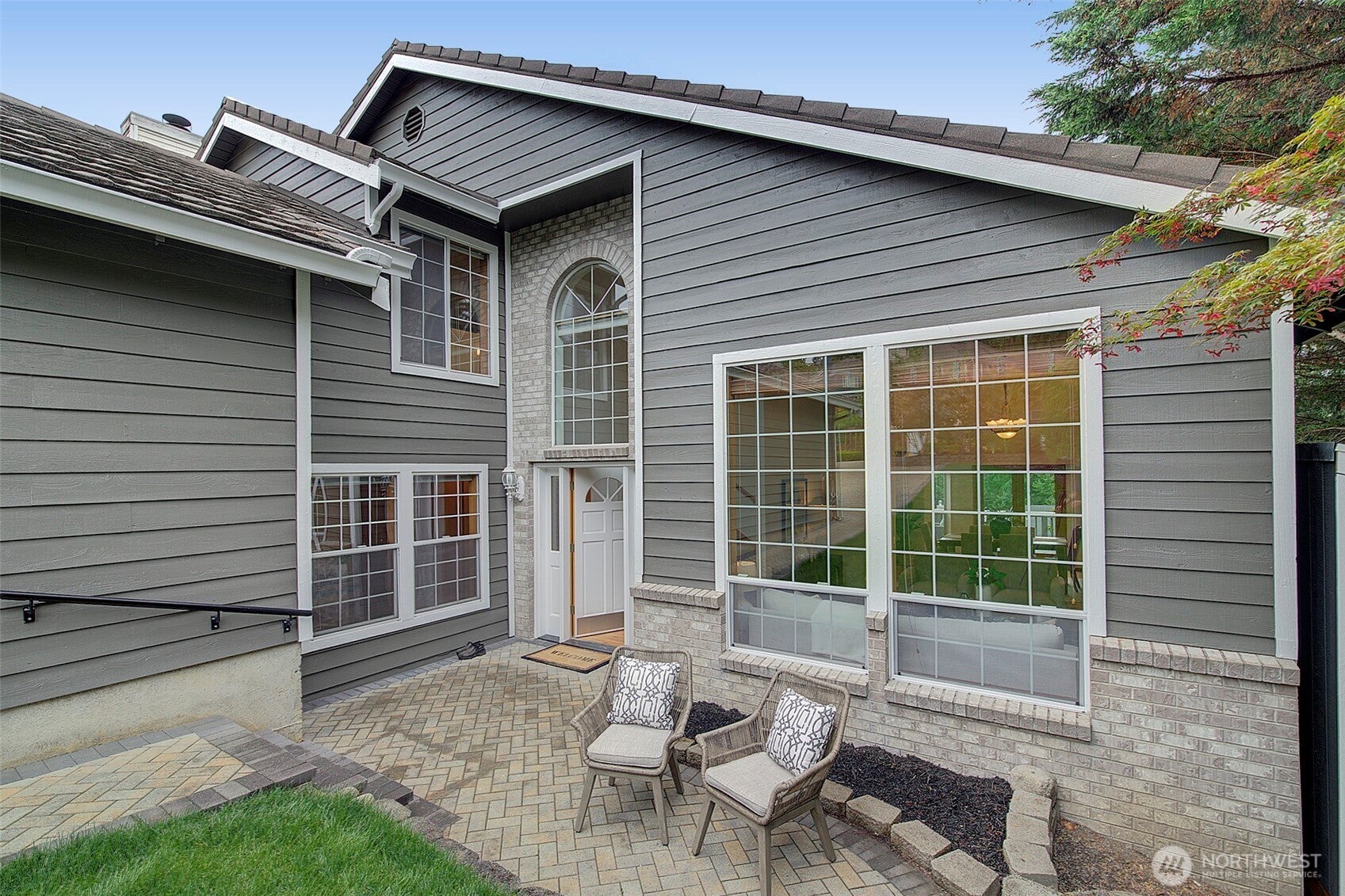 Sammamish, Washington, 98074, United States, 4 Bedrooms Bedrooms, ,4 BathroomsBathrooms,Residential,Active,1909838