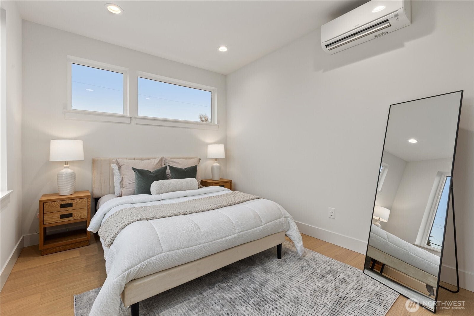 Seattle, Washington, 98107, United States, 4 Bedrooms Bedrooms, ,4 BathroomsBathrooms,Residential,Active,2008283