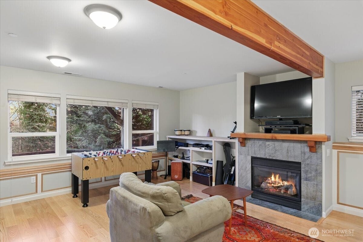 Lake Forest Park, Washington, 98155, United States, 6 Bedrooms Bedrooms, ,4 BathroomsBathrooms,Residential,Active,1996284