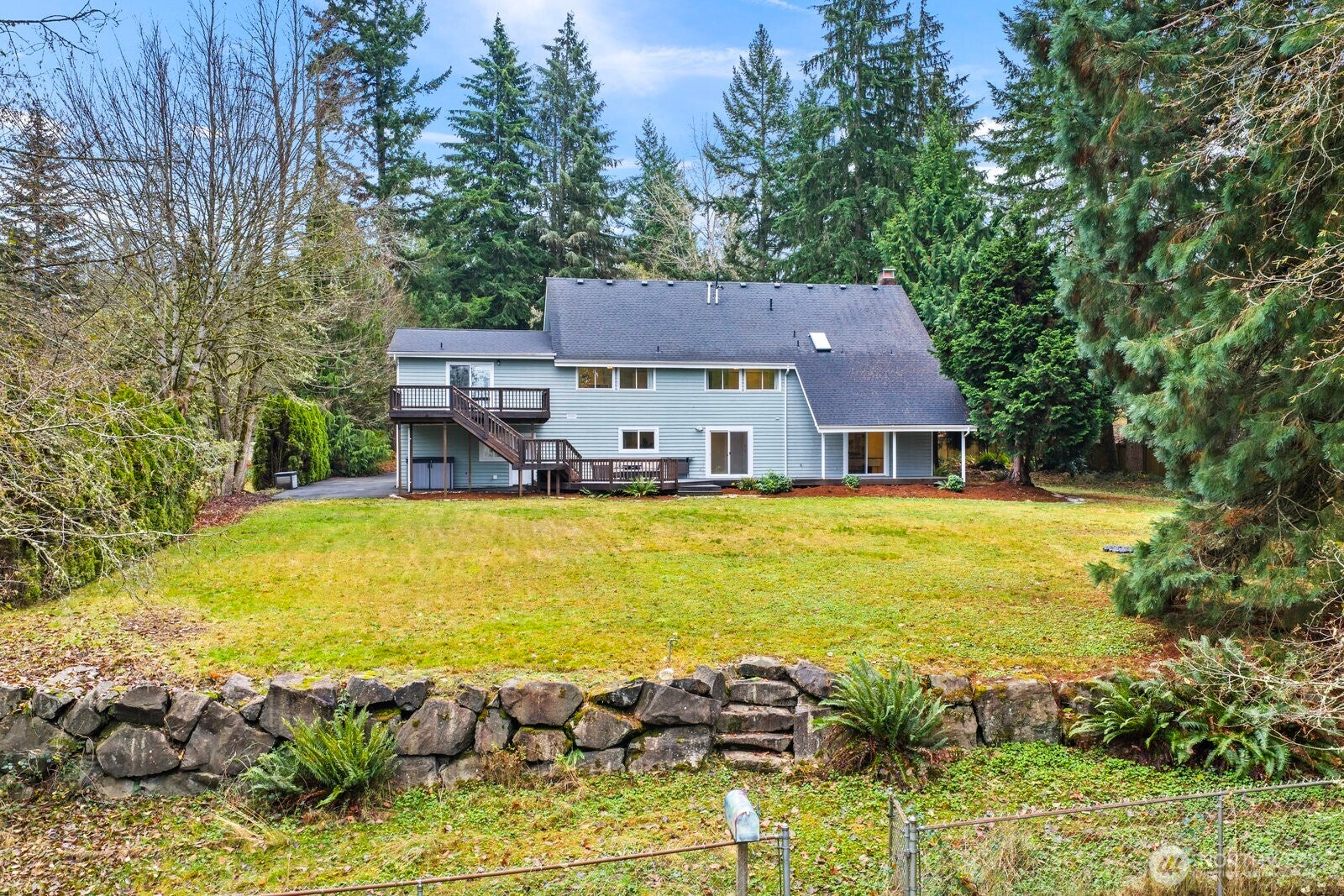 Woodinville, Washington, 98077, United States, 4 Bedrooms Bedrooms, ,4 BathroomsBathrooms,Residential,Active,2001351