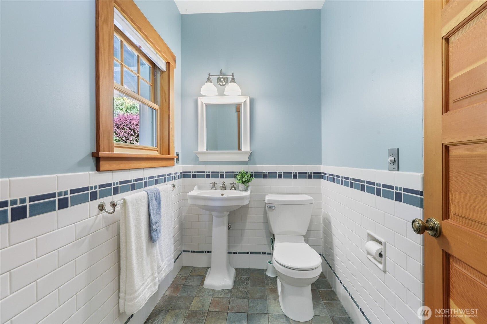 Olympia, Washington, 98506, United States, 3 Bedrooms Bedrooms, ,3 BathroomsBathrooms,Residential,Active,1953406